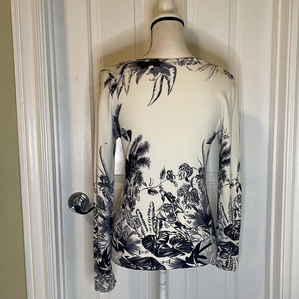 Floral Beaded Sweater - Picture 5 of 8